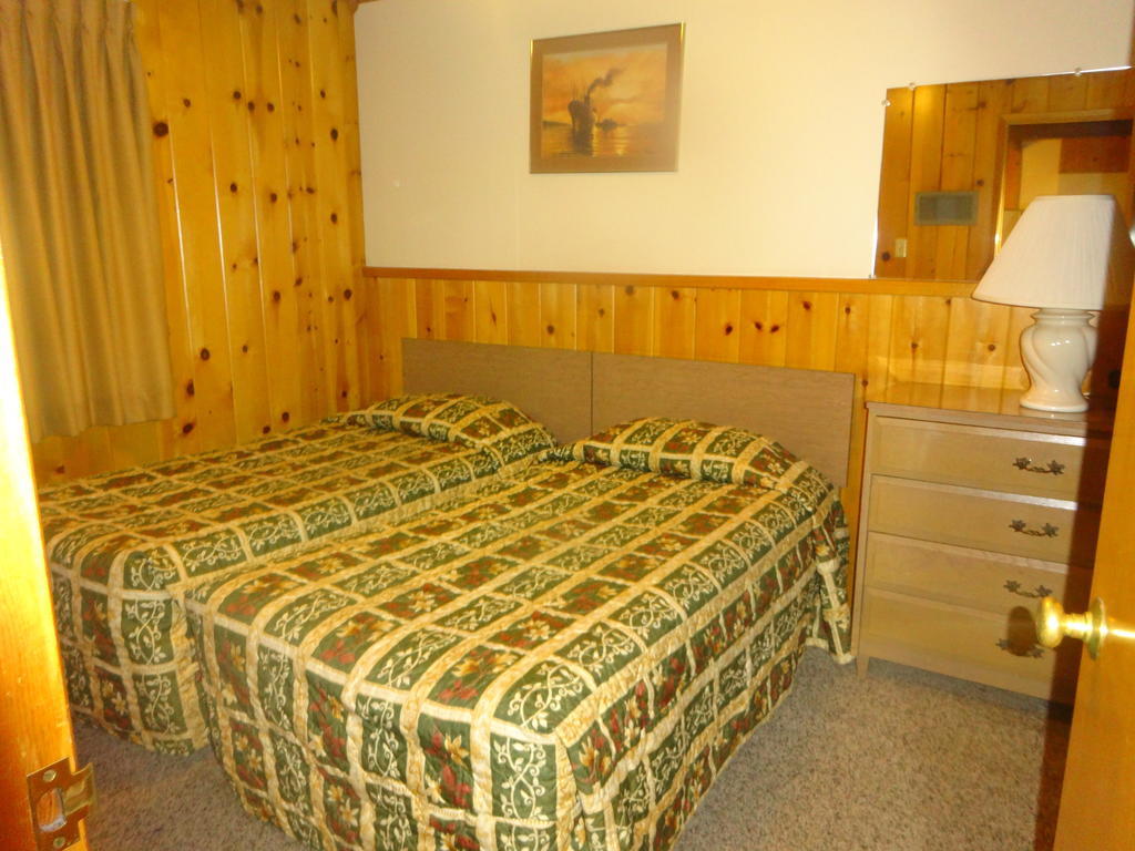 Boulder Lodge June Lake Rum bild