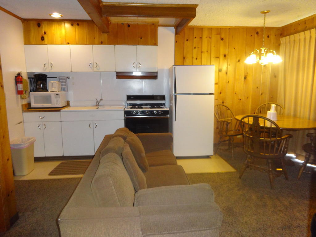 Boulder Lodge June Lake Rum bild